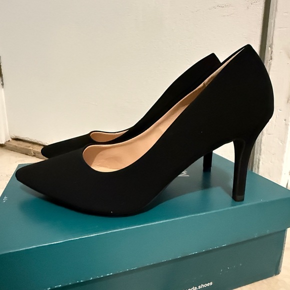 High Heels - Picture 3 of 3